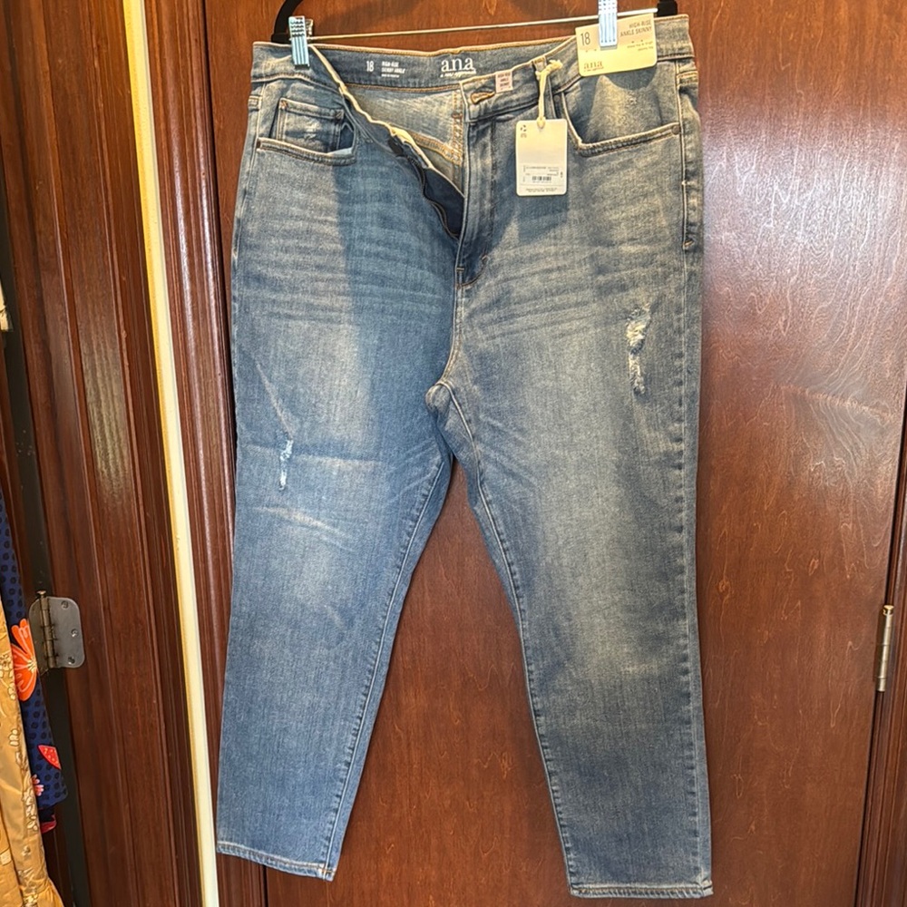 A.N.A women’s Relaxed Fit Light Blue Jeans 26 inch inseam